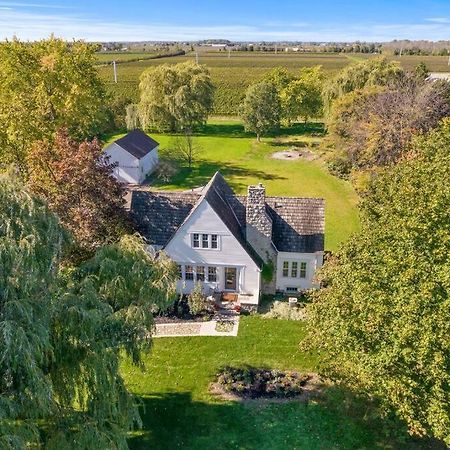 Waterfront Niagara-On-The-Lake Farmhouse On A Vineyard Villa ภายนอก รูปภาพ