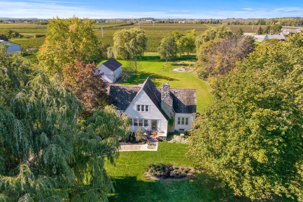 Waterfront Niagara-On-The-Lake Farmhouse On A Vineyard Villa ภายนอก รูปภาพ