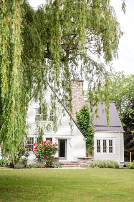 Waterfront Niagara-On-The-Lake Farmhouse On A Vineyard Villa ภายนอก รูปภาพ